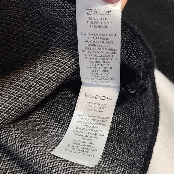 TAHARI M SWEATER - Picture 10 of 16